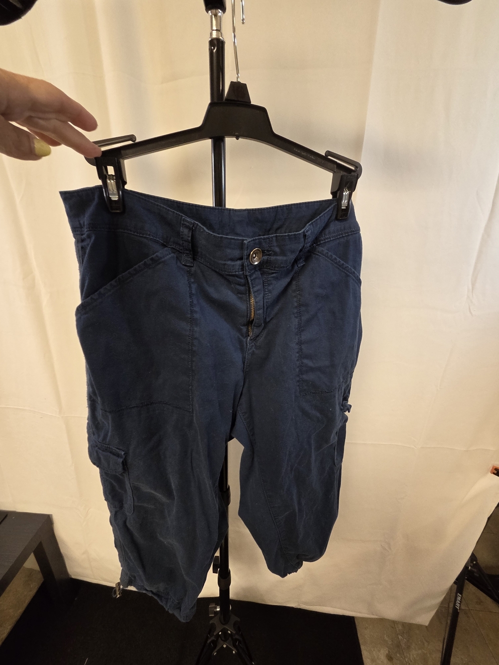 Time and Tru Navy Blue Cargo Capris